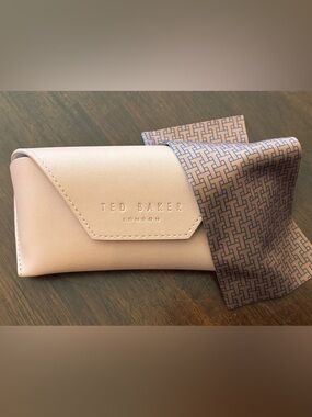 Ted Baker London Sunglasses Case - Lux Pale Pink With Branded Cloth